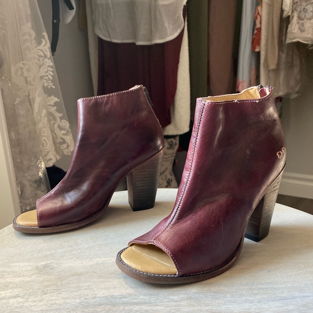 Bed Stu onset heels